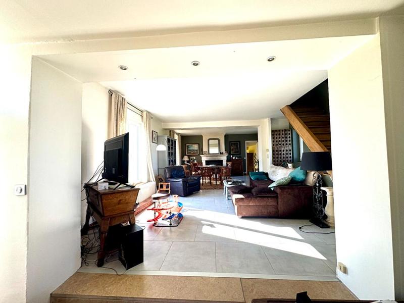 Maison - 180 m² - 8 pièces