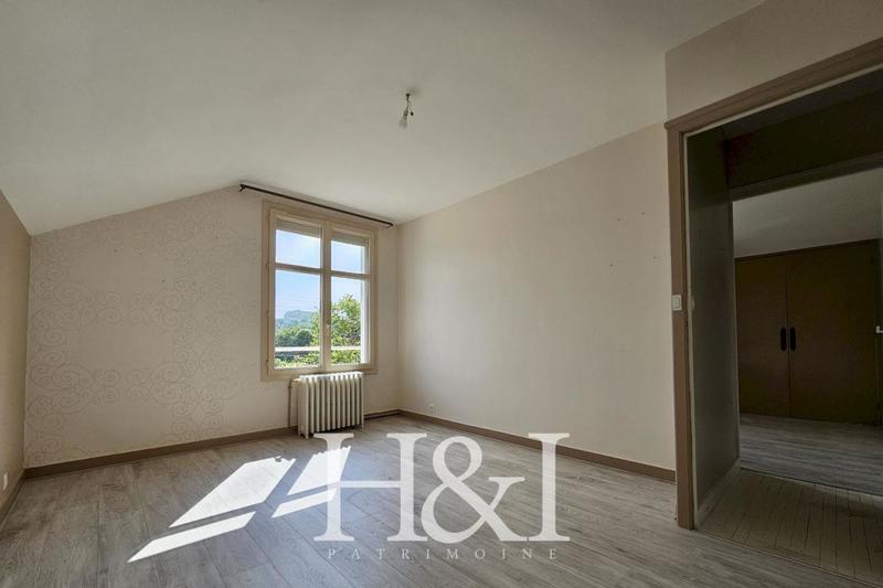 Propriété - 180 m² - 7 pièces