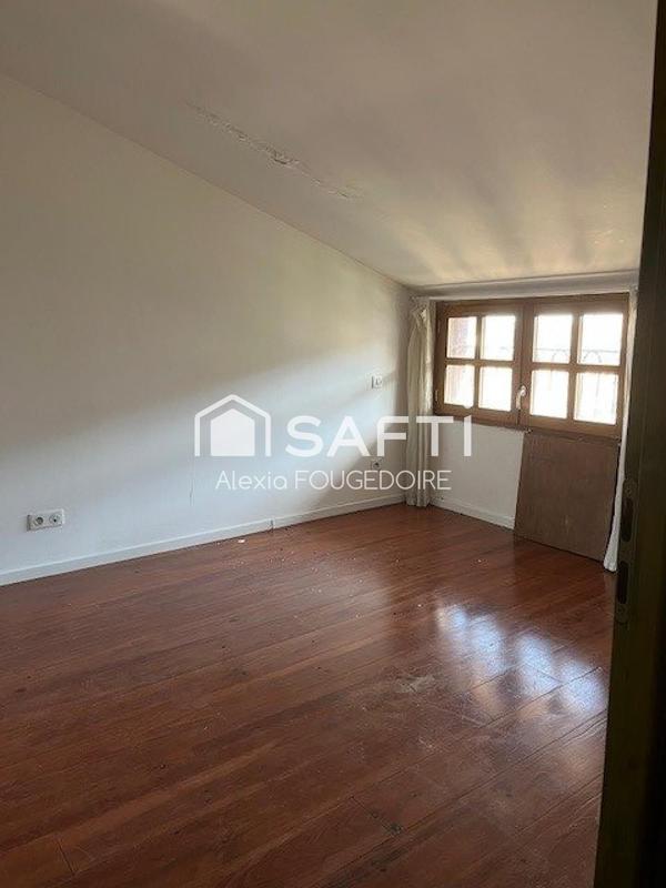 Maison - 223 m² - 9 pièces