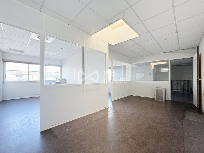 Local d'activités - 222 m² - 5 pièces