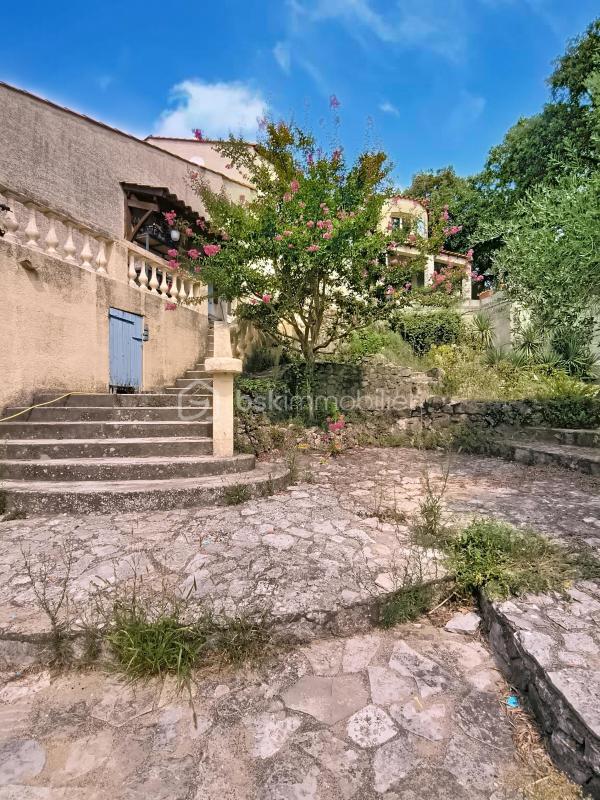 Maison - 287 m² - 11 pièces