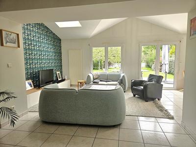 Maison - 204 m² - 9 pièces