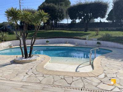 Maison - 177 m² - 5 pièces