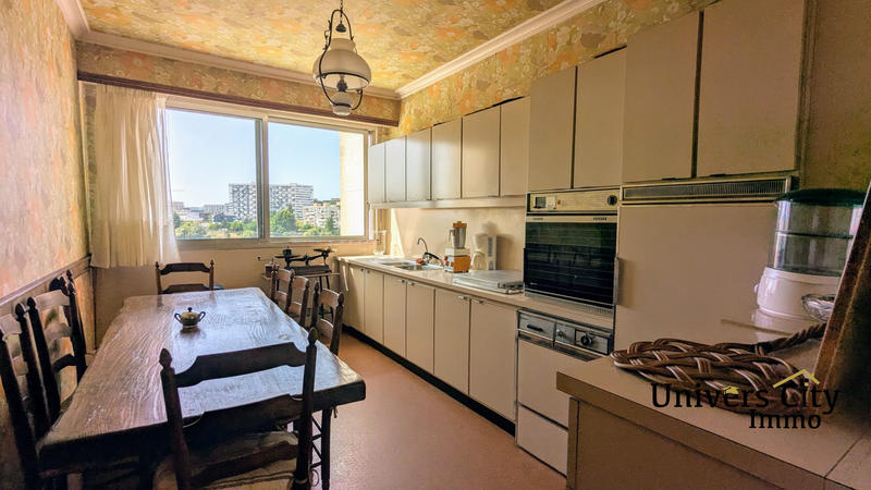 Appartement - 93 m² - 4 pièces