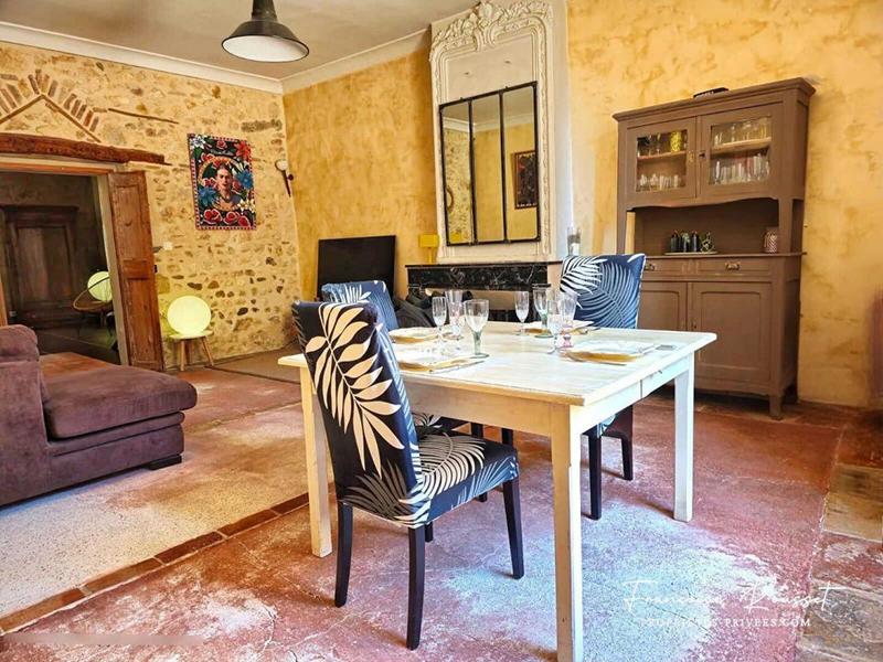 Maison - 268 m² - 7 pièces