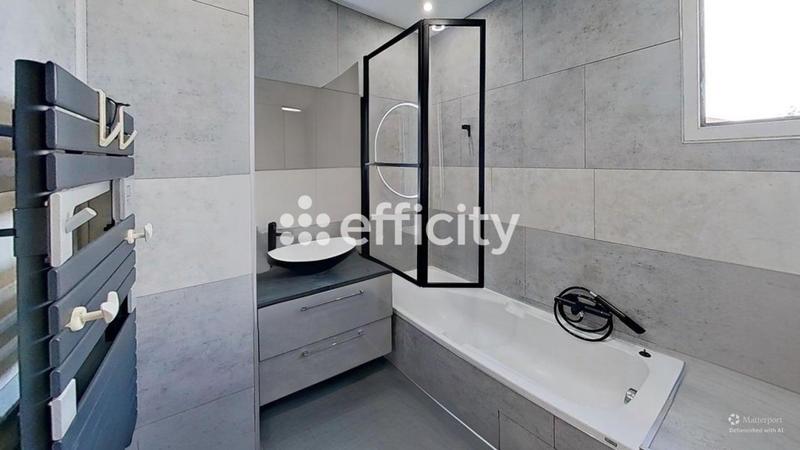 Appartement - 93 m² - 5 pièces