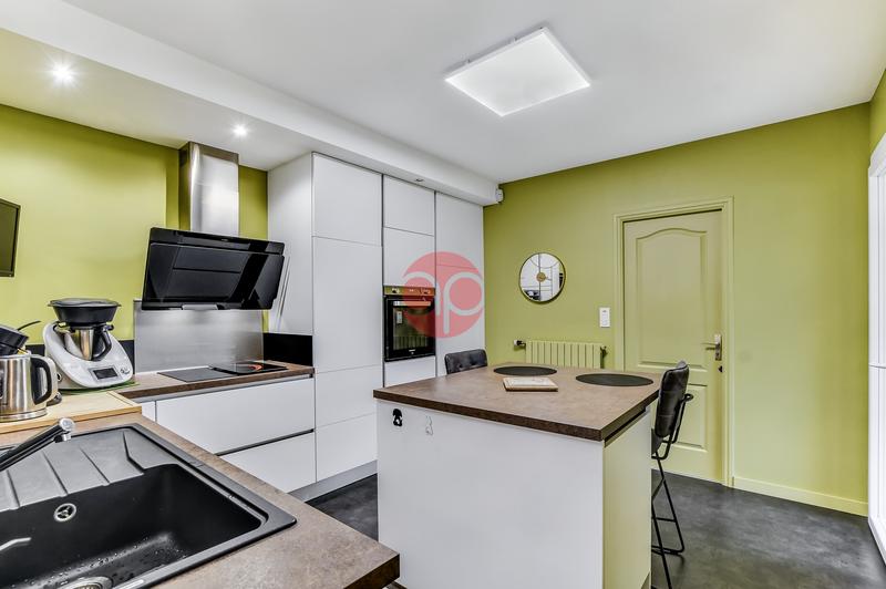 Maison - 166 m² - 6 pièces