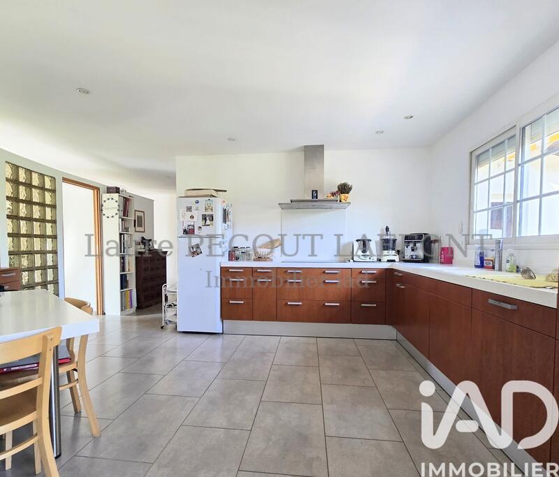 Maison - 214 m² - 7 pièces