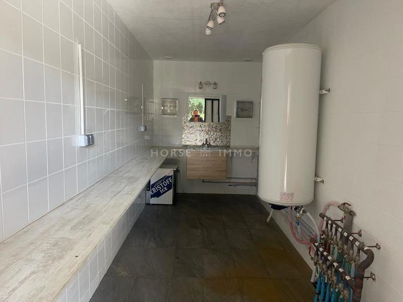 Haras - 300 m² - 8 pièces