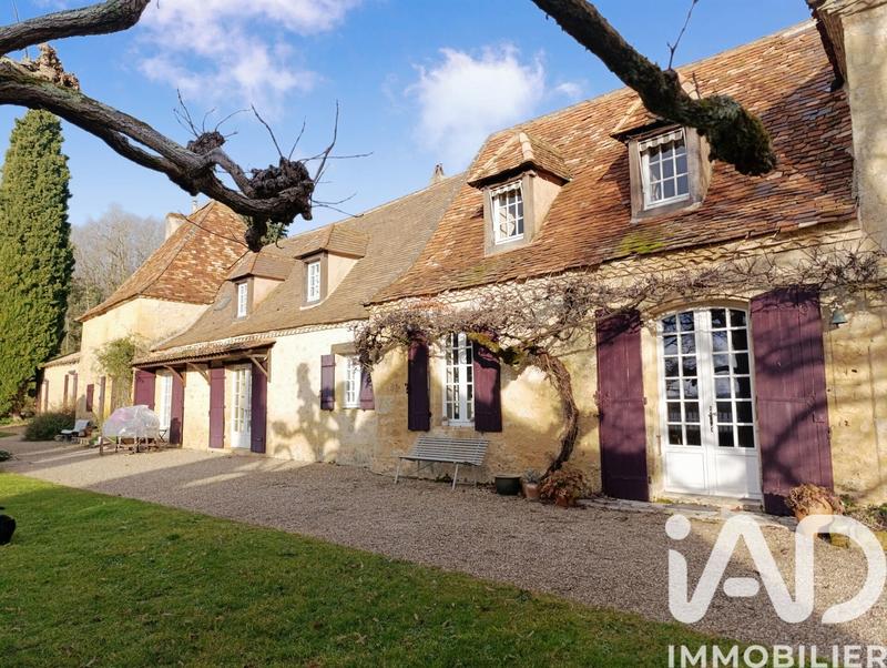 Maison - 393 m² - 10 pièces