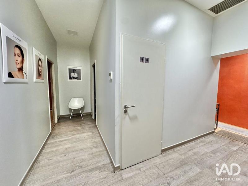 Local commercial - 221 m²