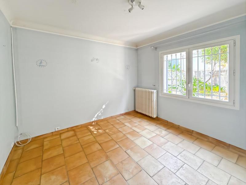 Villa - 300 m² - 5 pièces