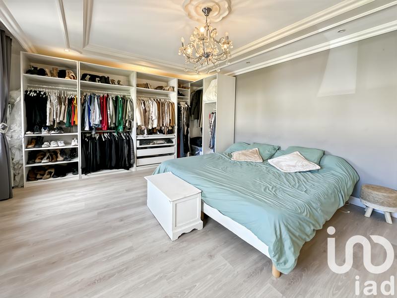 Maison - 180 m² - 7 pièces