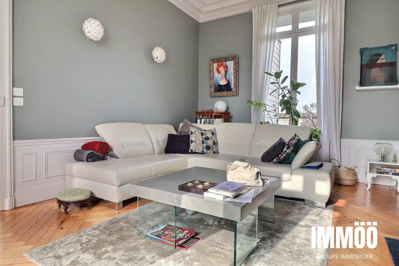 Maison - 188 m² - 9 pièces