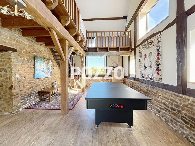 Maison - 223 m² - 6 pièces