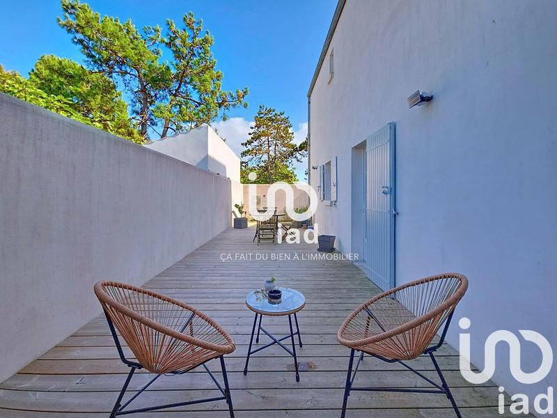 Maison - 203 m² - 9 pièces