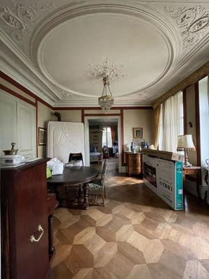 Maison traditionnelle - 365 m² - 9 pièces