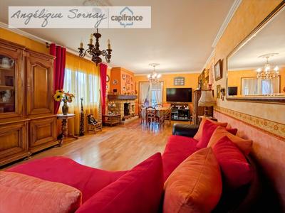 Maison - 207 m² - 7 pièces