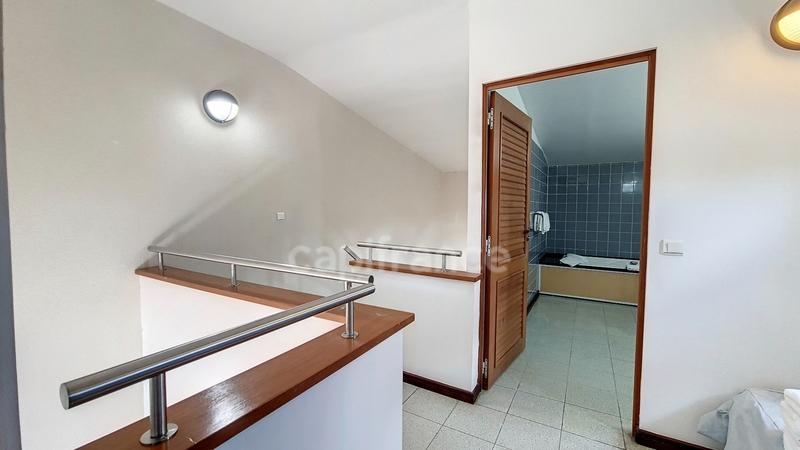 Fonds de commerce - 1 363 m²