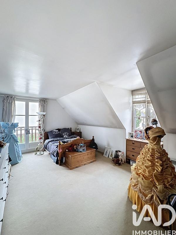 Maison - 245 m² - 7 pièces