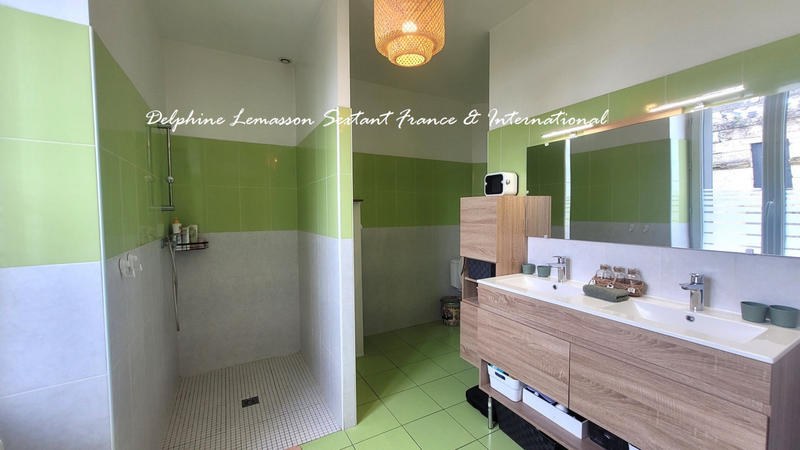 Maison - 400 m² - 11 pièces