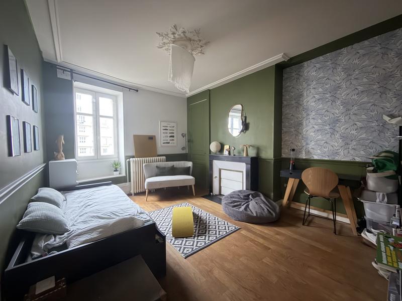 Appartement - 184 m² - 7 pièces