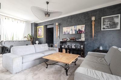 Maison - 180 m² - 8 pièces