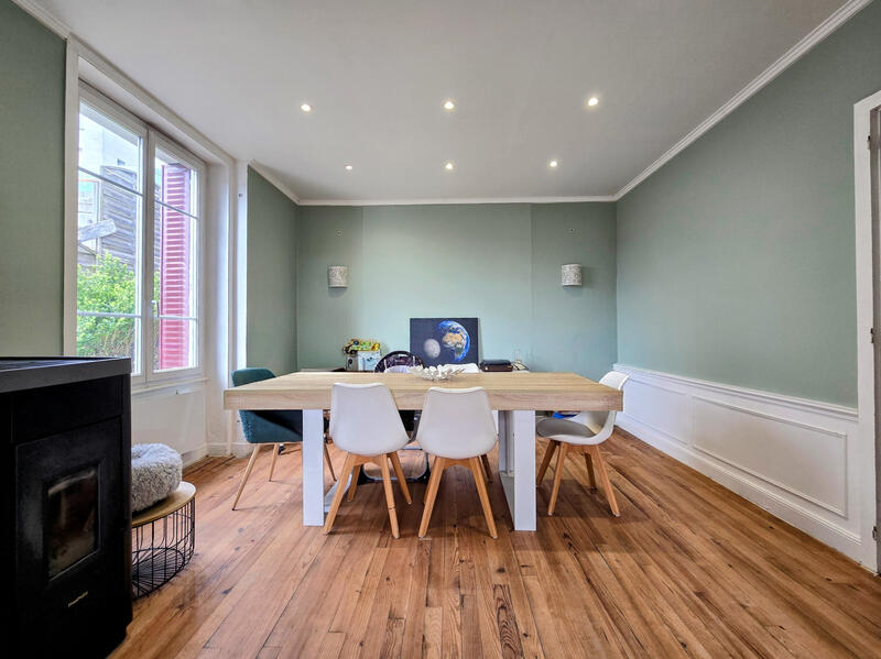 Maison - 147 m² - 5 pièces