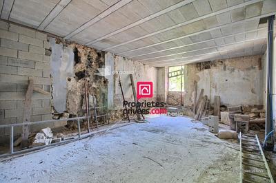 Immeuble - 215 m² - 9 pièces