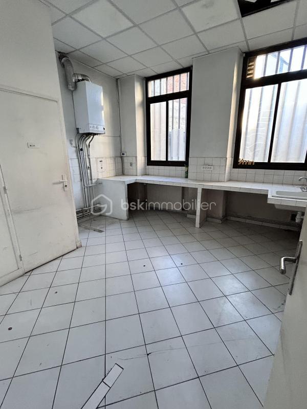 Bureau - 77 m² - 5 pièces