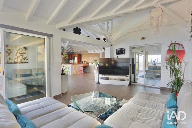 Maison - 121 m² - 8 pièces