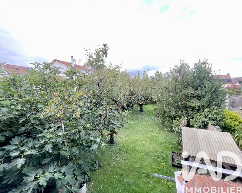 Maison - 225 m² - 9 pièces