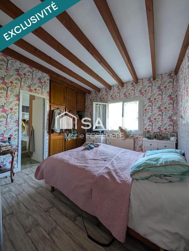 Maison - 216 m² - 9 pièces