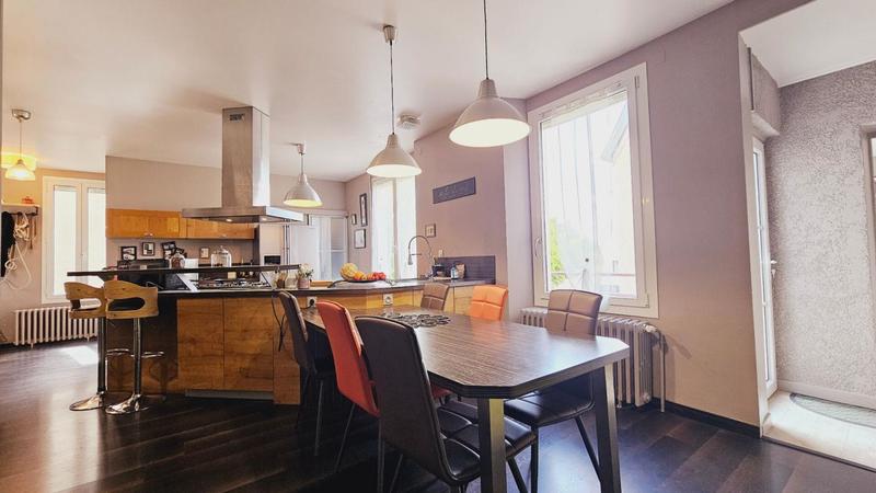 Maison - 140 m² - 5 pièces