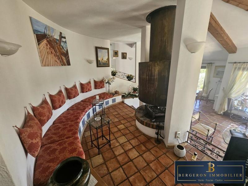 Villa - 197 m² - 8 pièces