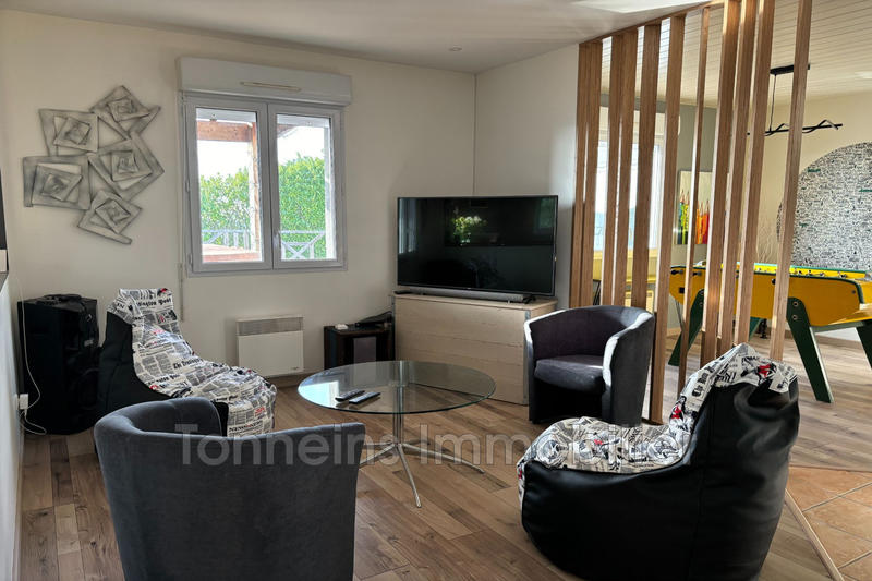 Maison - 270 m² - 8 pièces