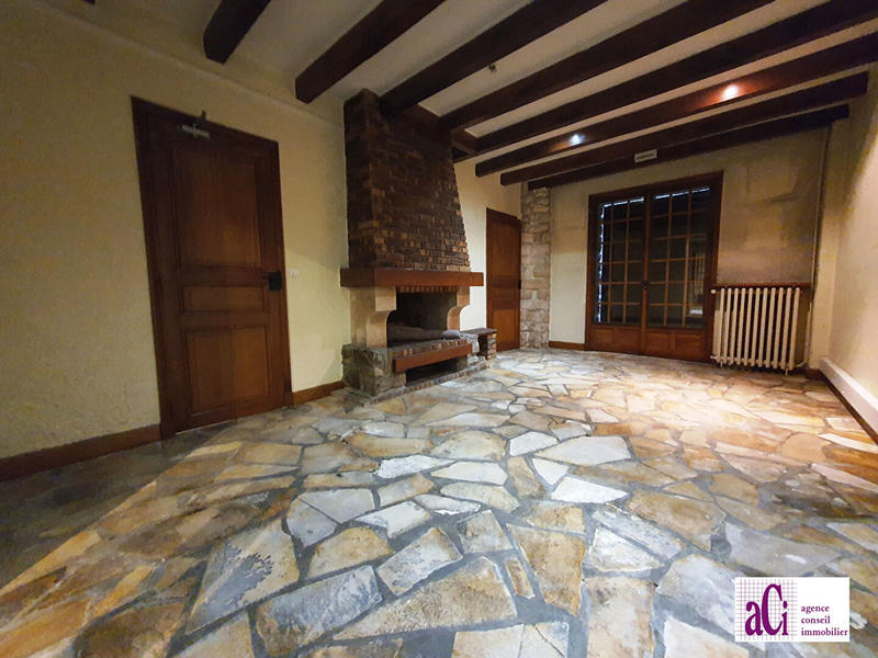 Maison - 197 m² - 10 pièces