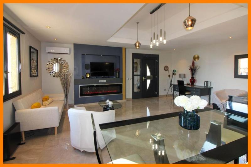 Maison - 205 m² - 10 pièces