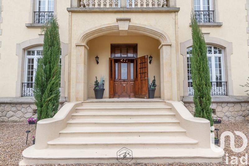 Maison - 432 m² - 18 pièces