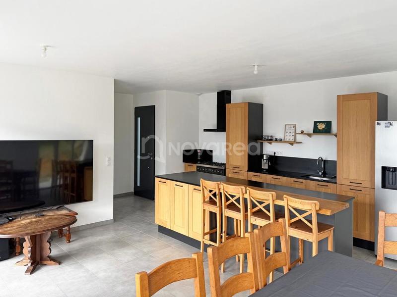 Maison - 90 m² - 5 pièces