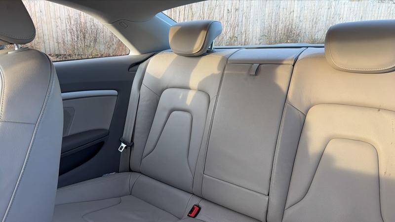 Audi A5 2.0 Tdi 170 Ambiente