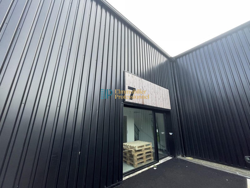 Local d'activités - 163 m²