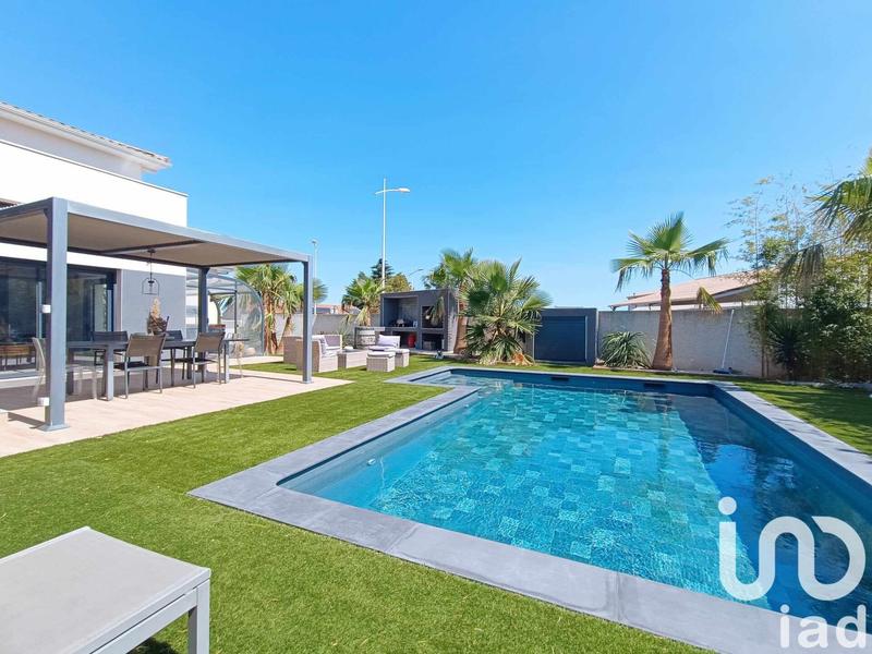 Maison - 230 m² - 7 pièces