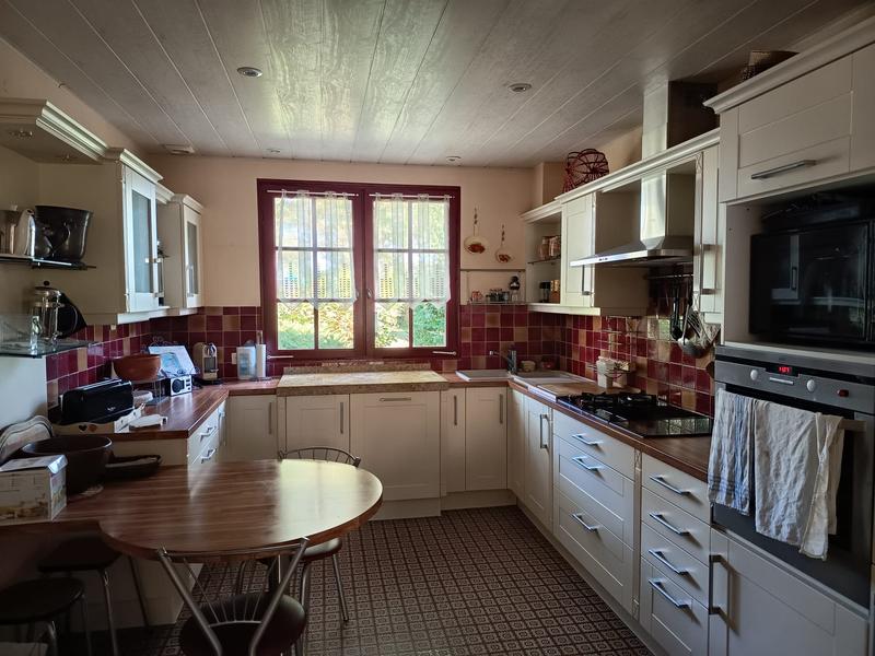 Maison - 220 m² - 6 pièces