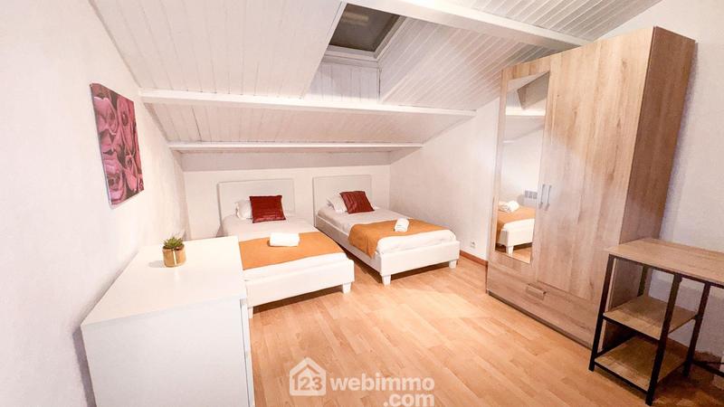 Maison - 180 m² - 9 pièces