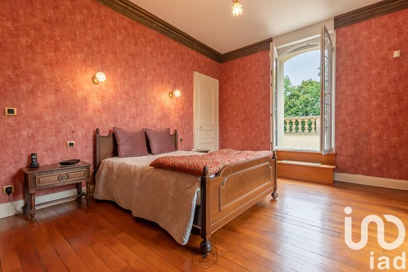 Maison - 432 m² - 18 pièces