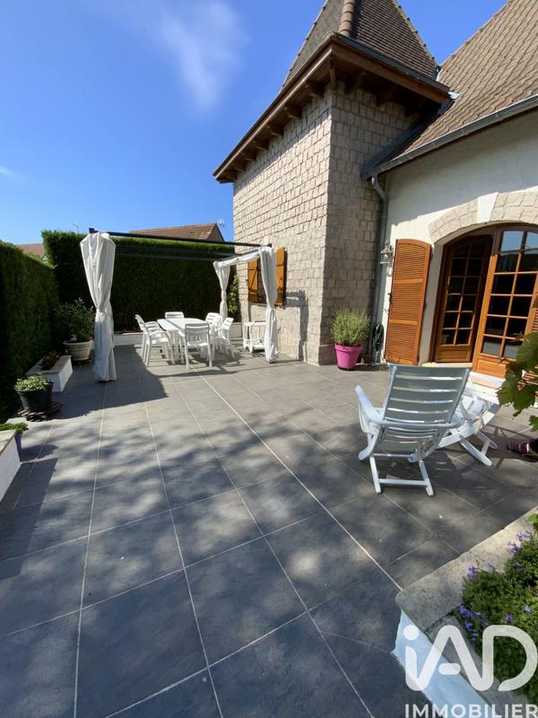Maison - 265 m² - 9 pièces