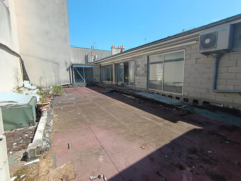 Local d'activité / Entrepôt - 650 m² - 12 pièces