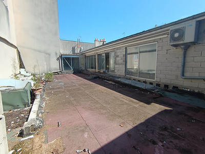 Local d'activité / Entrepôt - 650 m² - 12 pièces