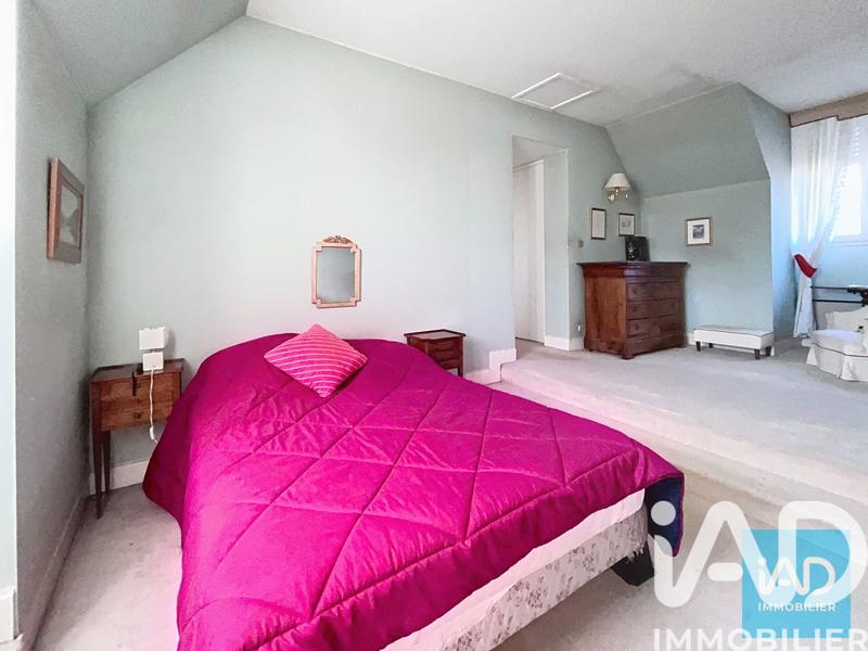 Maison - 211 m² - 8 pièces